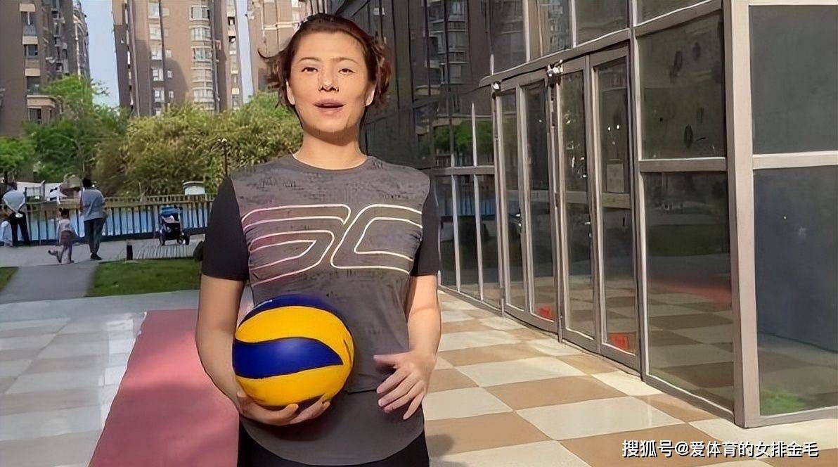 经由过程老一代向年青人传枪的故事，称道了襟怀胸襟故国，放眼世界，服膺阶层仇，时刻警戒仇敌的青年女平易近兵——小缨，表示了中国人平易近用毛泽东思惟武装起来，紧握手中枪，实现全平易近皆并兵的计谋思惟。